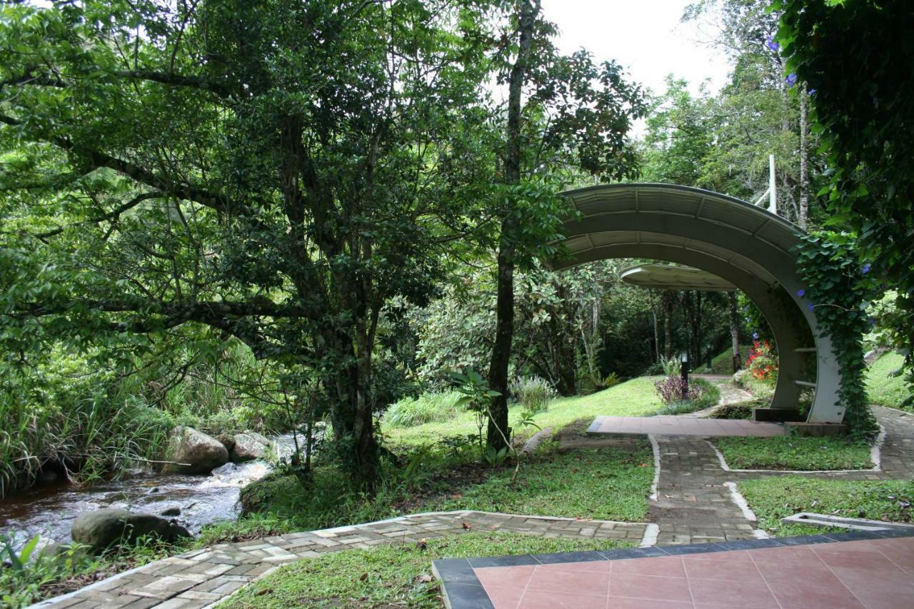Taman Simalem Resort Tongging Exterior photo