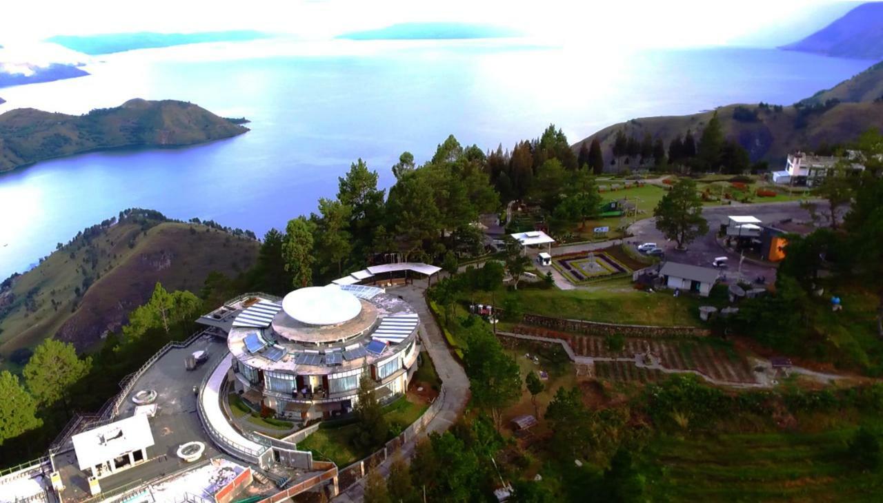 Taman Simalem Resort Tongging Exterior photo